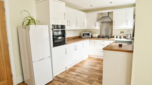 3BD Gem in the Heart of Barnetby Le Wold 3 Hello Guest