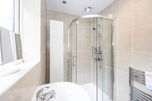 Modern Family Home in South Manchester/Stockport 10 Hello Guest