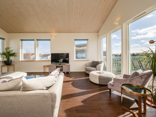 Luxury Lodge w/ Hot Tub on 400-Acre Estate 1 Hello Guest