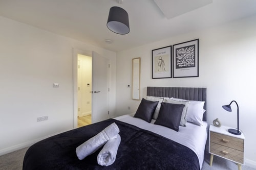 Stylish & Modern Flat 2 Min Walk to Ashford Outlet 5 Hello Guest