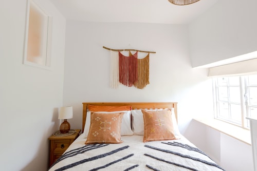 Beautiful 3BD Thatched Stone Cottage Kettering 19 Hello Guest