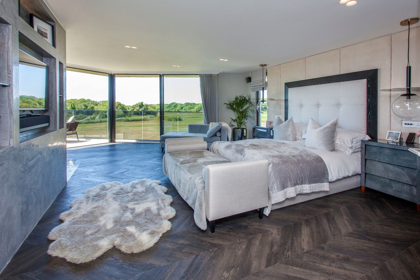 Cooden Beach: 4BD Retreat with Cinema 6 Hello Guest