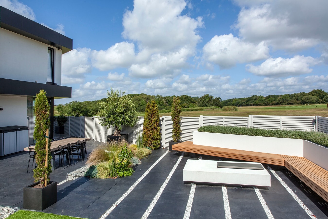 Cooden Beach: 4BD Retreat with Cinema 16 Hello Guest