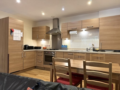 Spacious 1BD Orpington Flat, 20 min to Central LDN 5 Hello Guest