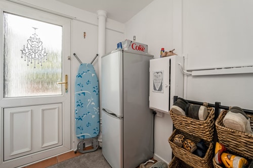 Centrally Situated 1 Bedroom House in Cumbernauld 11 Hello Guest