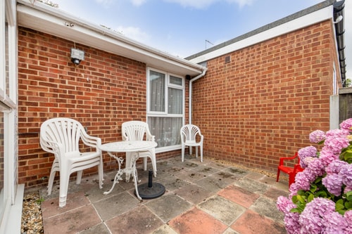 Amazing Beachside 2BD Family Home with Garden 18 Hello Guest