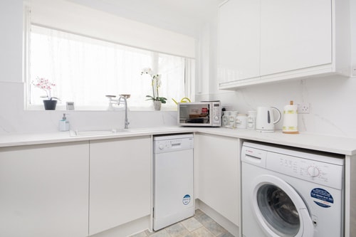 Amazing Beachside 2BD Family Home with Garden 12 Hello Guest