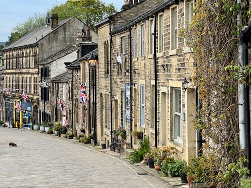 Charming 1880s 2BD Haworth Home 15 Hello Guest