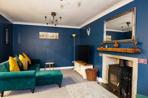 Charming 2 Bedroom Flat in the Heart of Kirriemuir 5 Hello Guest