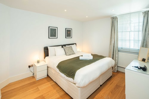 Modern 1-Bed Flat in Central Bloomsbury 0 Hello Guest