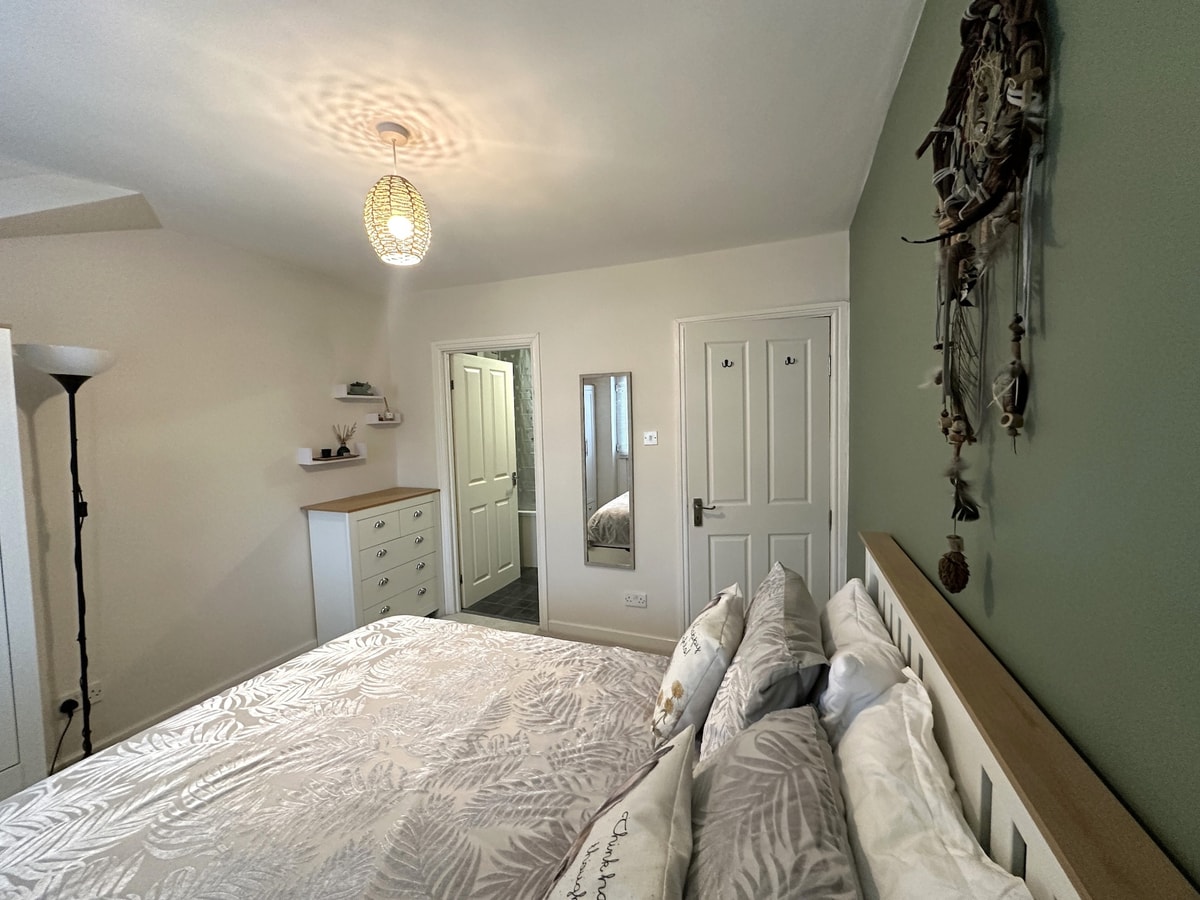 Bright Seaside Apartment with Stunning River Views 18 Hello Guest