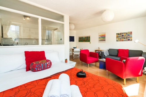 Bright & Cosy Studio Close to Central London 7 Hello Guest