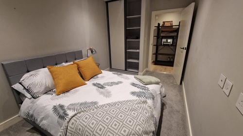 2BD South Croydon Haven: Garden Serenity 4 Hello Guest