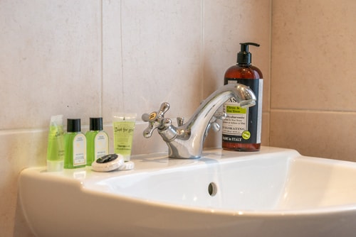 West London Gem Chic 1BD Patio Flat Retreat 20 Hello Guest