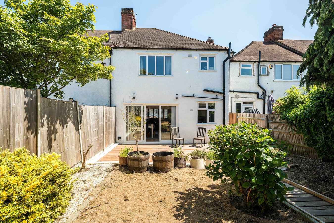 Elegant 2BD House with Garden and Decked Patio 12 Hello Guest