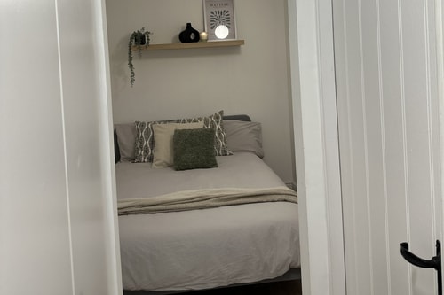 Cosy 1BD Getaway Perfect for Couples Stamford 11 Hello Guest