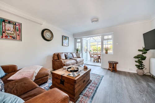 Spacious 4BR Home for Up to 10 Guests