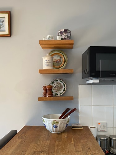 2BD Flat by Common & Village - Wimbledon, Zone 3 7 Hello Guest