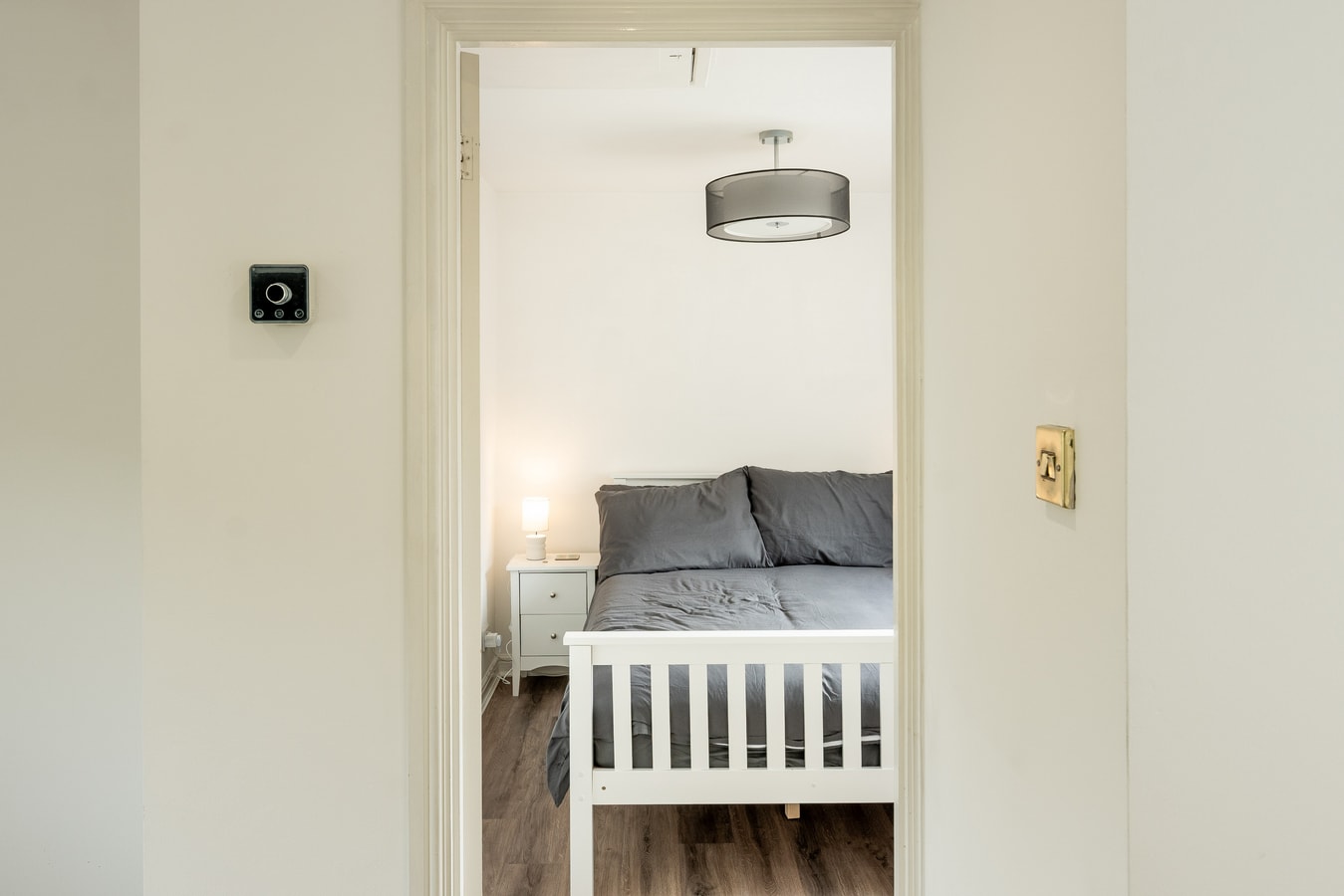 Loughton Hideaway: Cozy 1BD Near Tube & Nature 6 Hello Guest