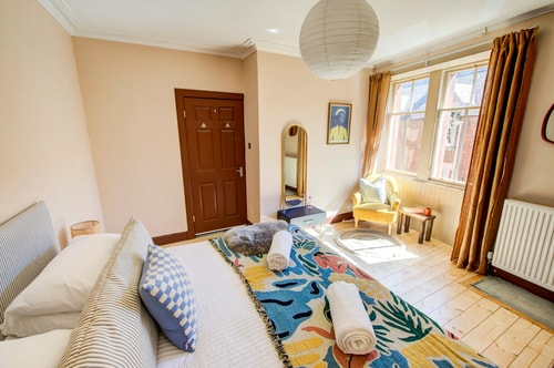 Stylish 1BD Seaside Flat North Berwick 13 Hello Guest