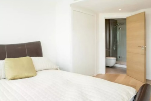 Luxury modern 2BD flat in centre 10 Hello Guest