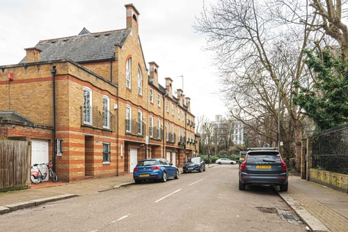 Stylish 3BR House with Patio in Battersea