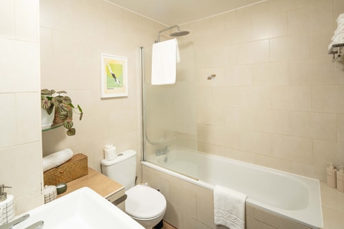 Serene Garden Flat - Steps from Tower Bridge 36 Hello Guest