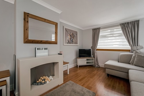 Centrally Situated 1 Bedroom House in Cumbernauld 5 Hello Guest