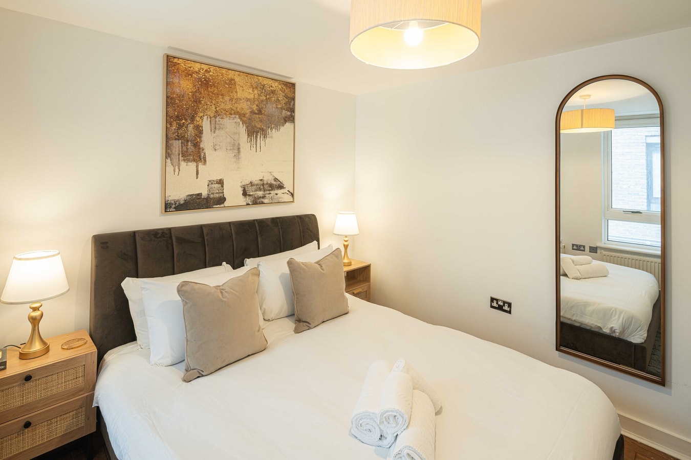 Stylish 3BD Flat in Prime Covent Garden Location 14 Hello Guest