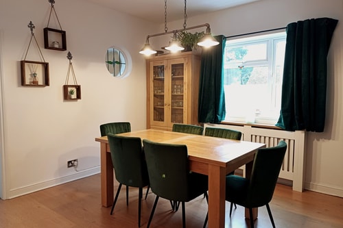 Charming 4B Bungalow w/ Garden Near Beach & Downs 3 Hello Guest