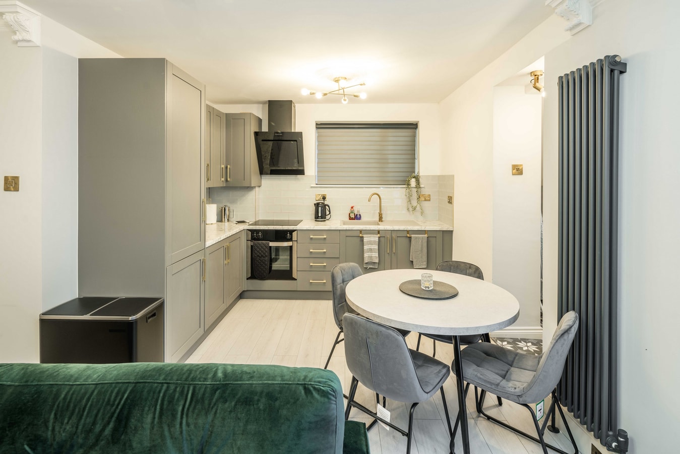 Spacious 1BR Flat in Wanstead: Garden & Comfort 10 Hello Guest