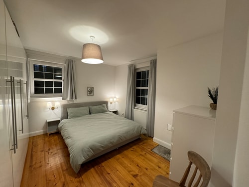 Stirling Haven: Charming 3B Apt in City Centre 3 Hello Guest