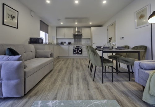 Stylish & Modern Flat 2 Min Walk to Ashford Outlet 1 Hello Guest