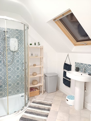 Charming 4B Bungalow w/ Garden Near Beach & Downs 21 Hello Guest