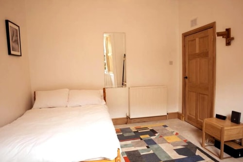 Elegant & Sunny 2BD basement stay, Edinburgh! 4 Hello Guest