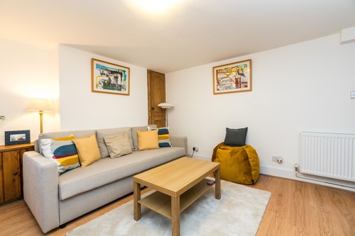 NEW Stylish 1 Bedroom Flat with Garden | London 1 Hello Guest