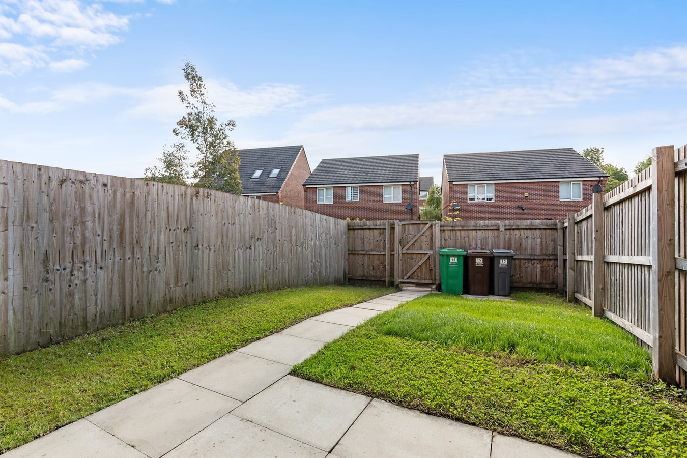 Spacious 4-Bed Home Near City Links 15 Hello Guest