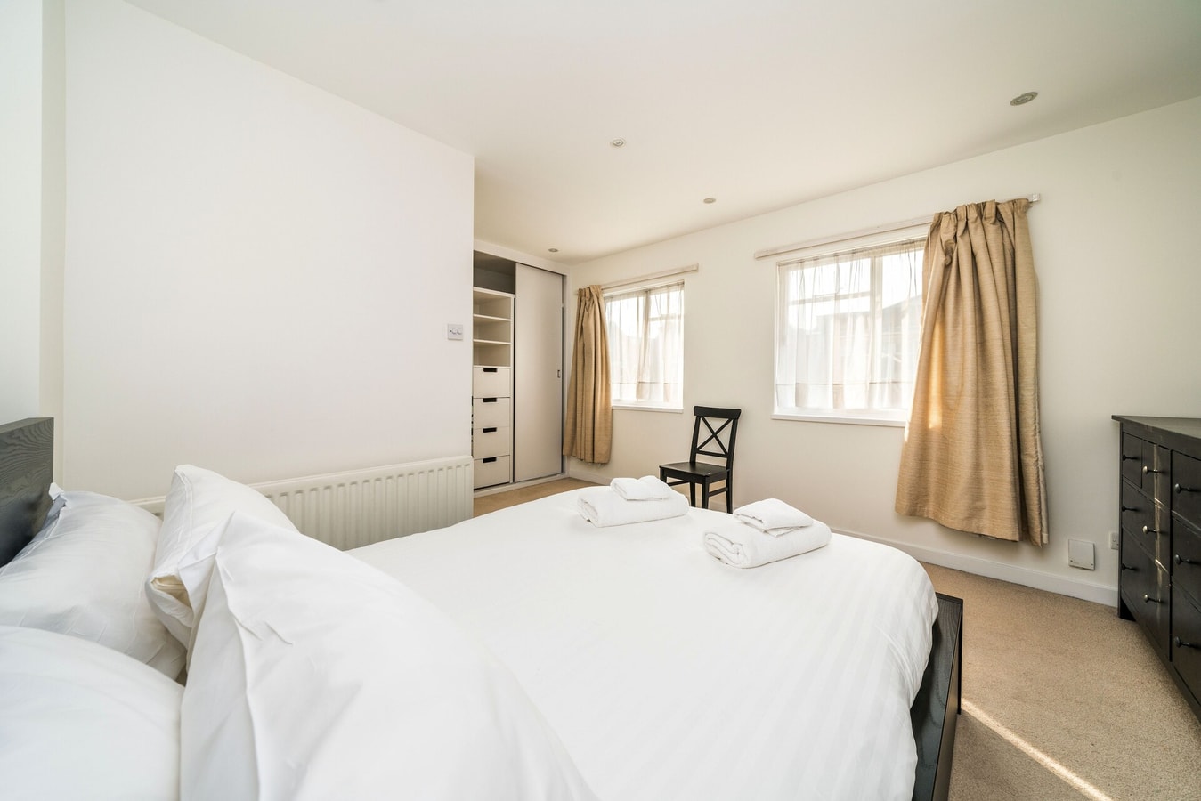 NEW 2BD Flat Heart of Battersea - Close to Station 12 Hello Guest