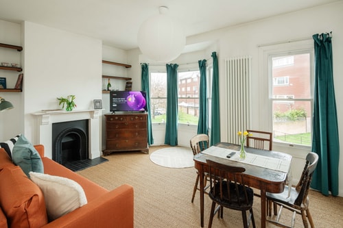 Stylish Stratford Flat for up to 4 Guests