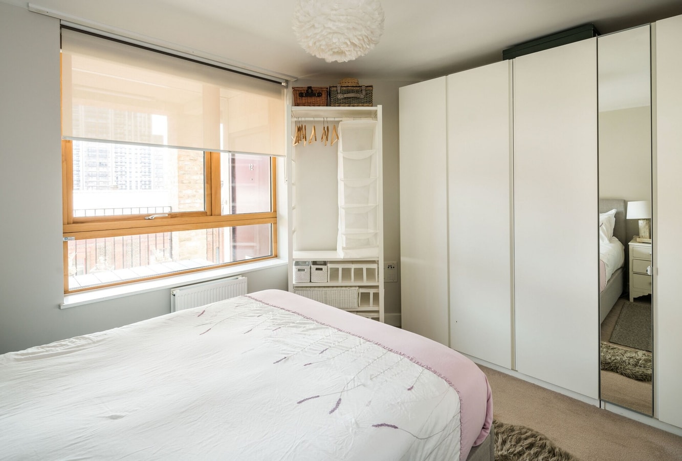 Shiny & Comfy stay with Underground links nearby! 5 Hello Guest