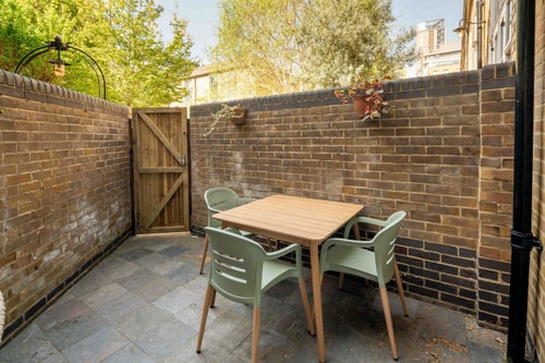 Serene Garden Flat - Steps from Tower Bridge 32 Hello Guest