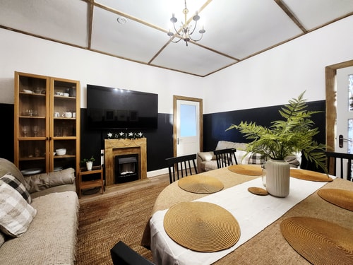 The Trackside Cottage 8 Hello Guest