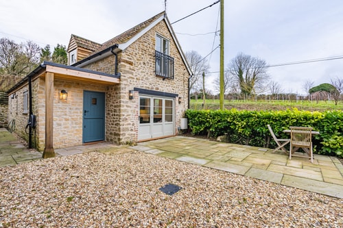 Charming Coach House Retreat Near Sherborne Abbey 5 Hello Guest