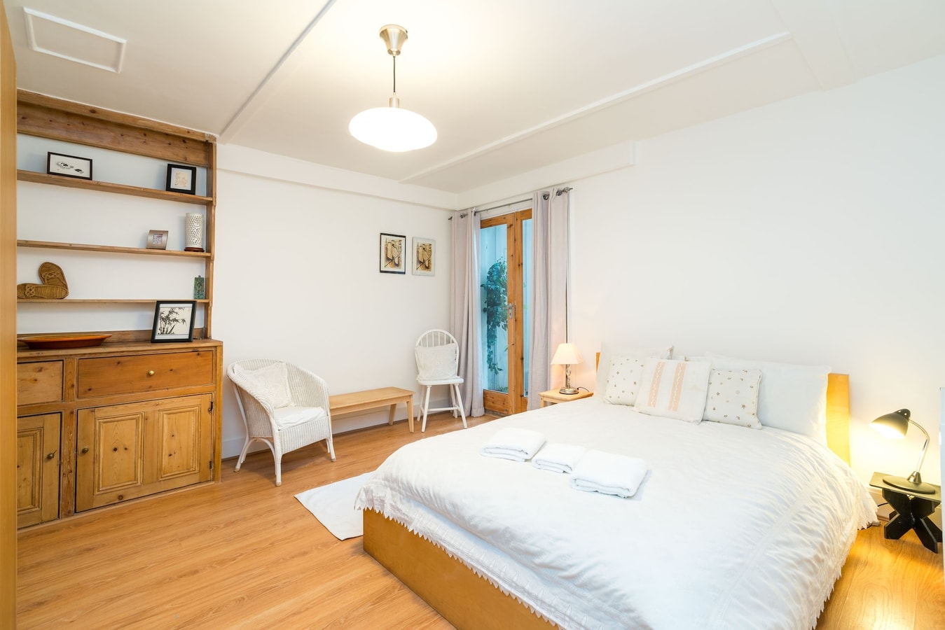 NEW Stylish 1 Bedroom Flat with Garden | London 12 Hello Guest