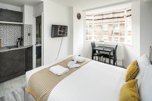 NEW Sleek & Modern Studio in the Heart of Chelsea 8 Hello Guest