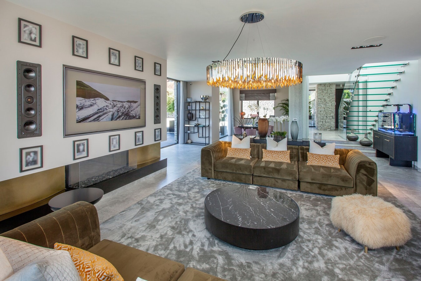 Cooden Beach: 4BD Retreat with Cinema 11 Hello Guest