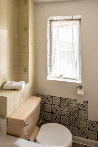 Cosy Homely House with Conservatory and Garden 13 Hello Guest