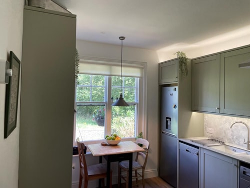 Fantastic 2BD Victorian Apt - 4 adults & 1 child 6 Hello Guest