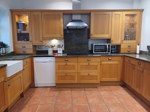 Charming 4B Bungalow w/ Garden Near Beach & Downs 17 Hello Guest