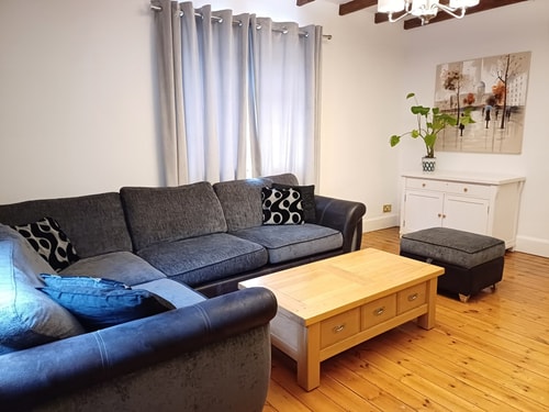 Charming 4B Bungalow w/ Garden Near Beach & Downs 6 Hello Guest